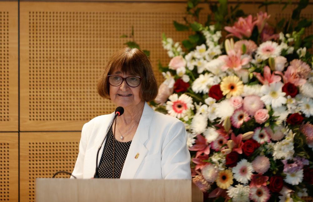 Este jueves se realizó la ceremonia de entrega de la “Medalla 40 años”, acto encabezado por la Rectora de la Universidad de Chile, Rosa Devés.